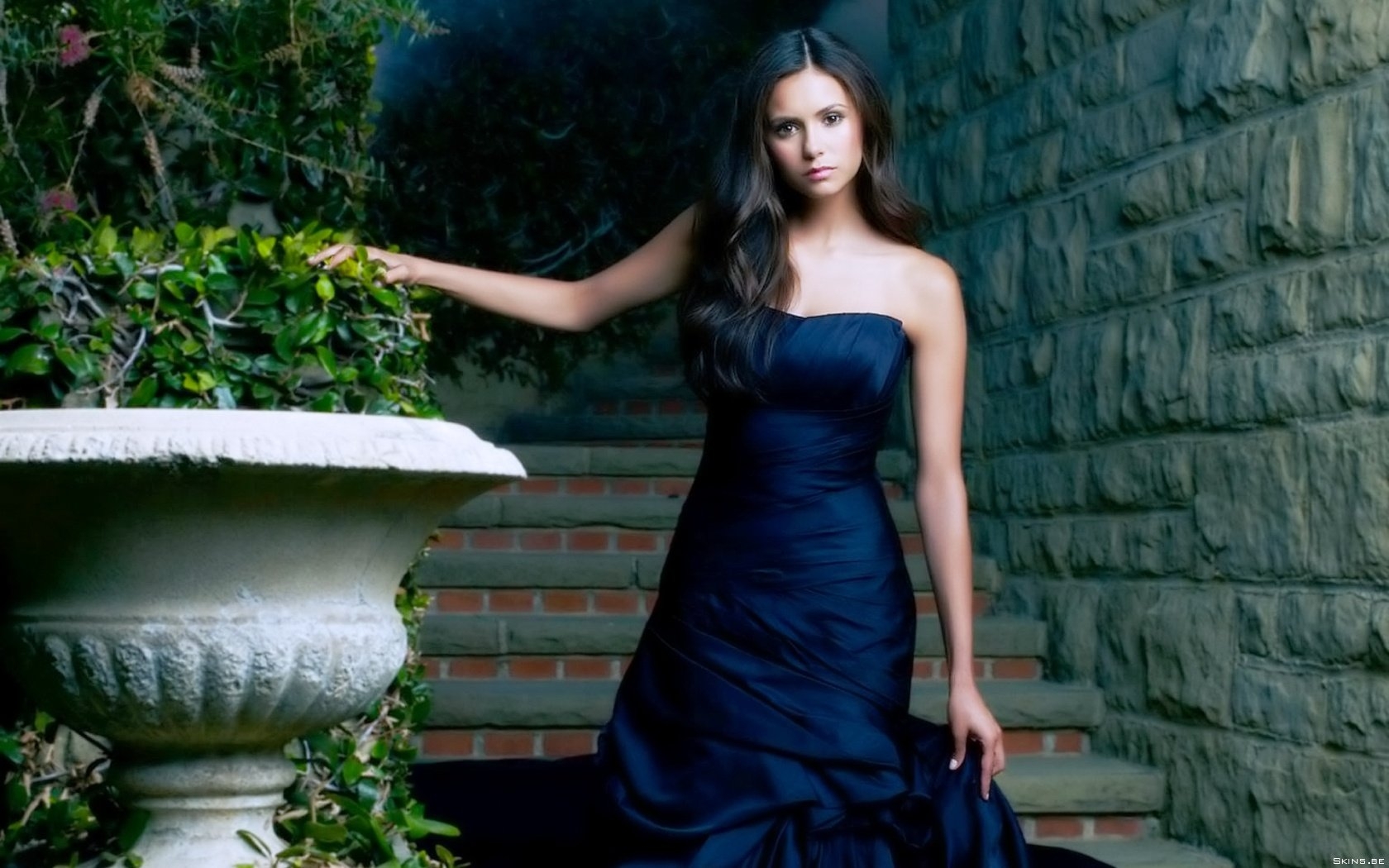 nina-dobrev-1680x1050-39173 -  